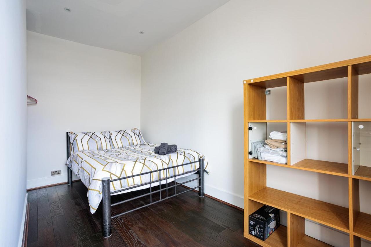 Entire Luxurious Flat Sleeps 4 Persons *