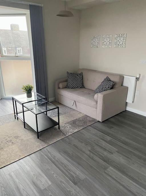 Modern 1-bedroom Close To City Airport London
