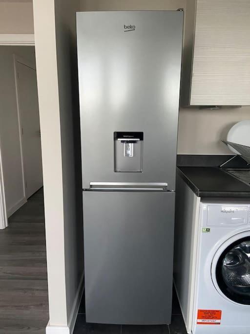 Modern 1-bedroom Close To City Airport Apartment