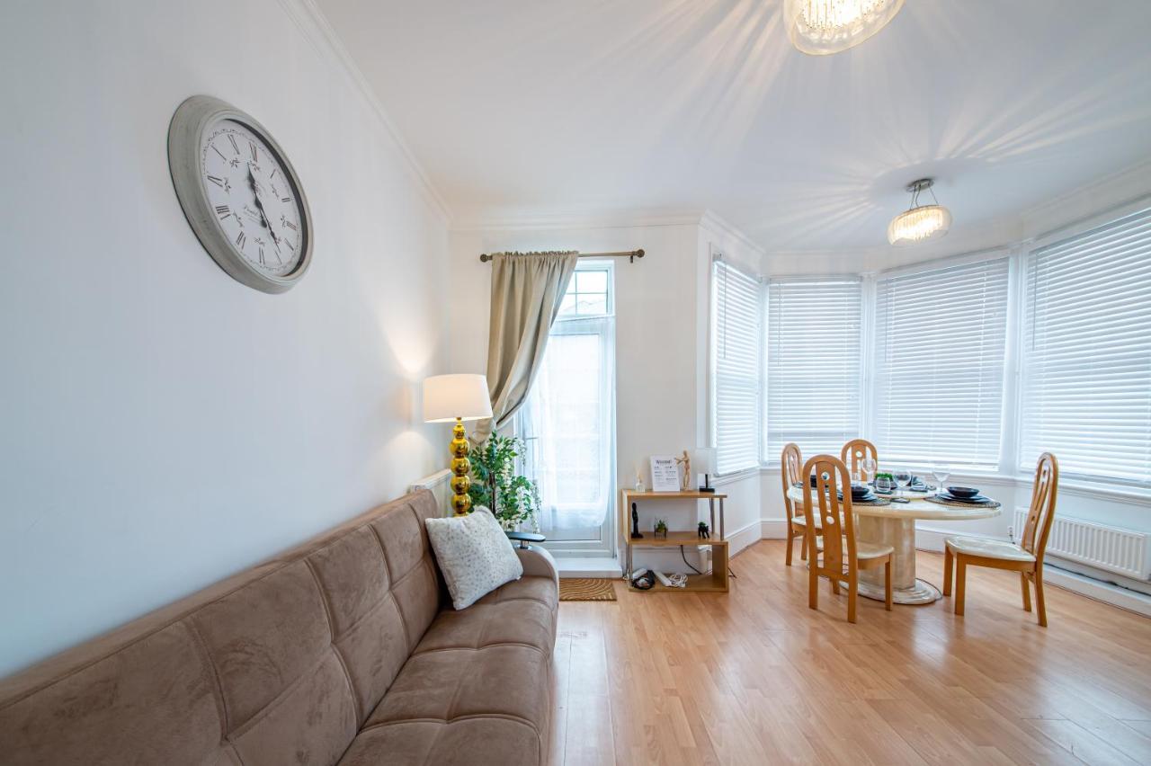 Appartement Modern Spacious 75 Londen