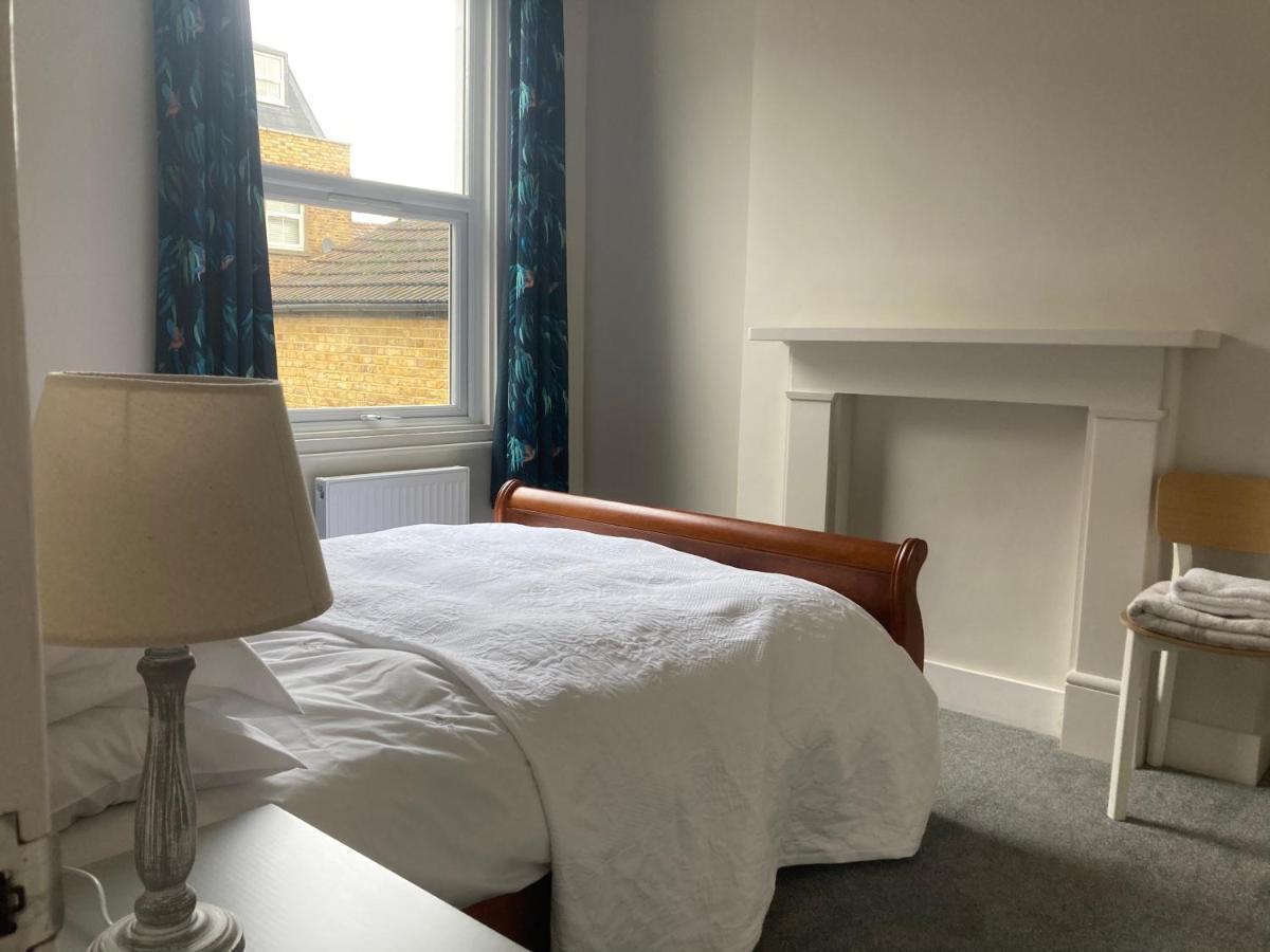 The Dimmer 2 Bedroom Apartment London