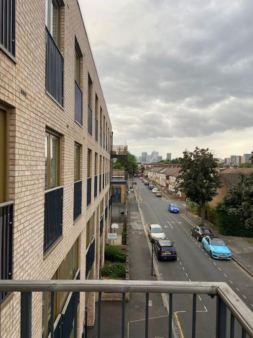Modern 1-bedroom Close To City Airport Apartment