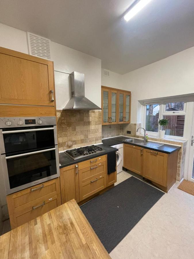 Contemporary Private Near Central London