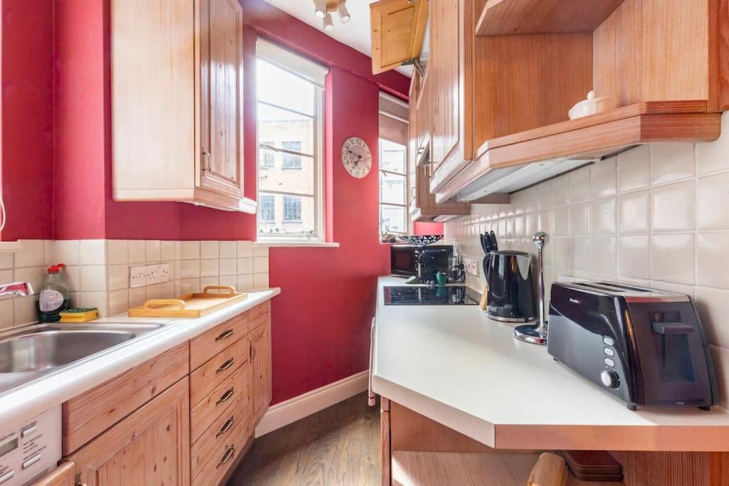 Luxurious Warm Of 70m2 On Sloane Street * London