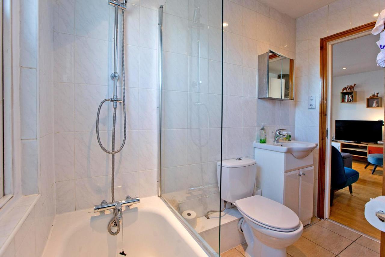 Convenient Highbury Fields 1 Bedroom - Parking By Request Apartamento Londres