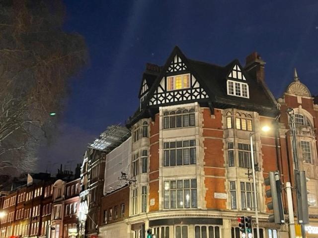 The Kensington High Street