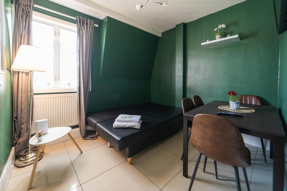 Central Apartment *