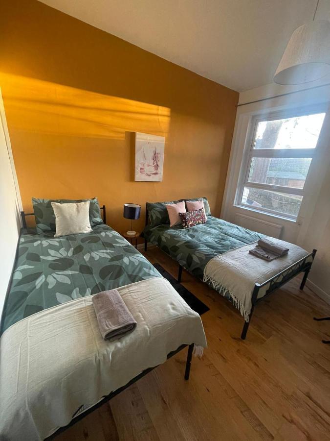Contemporary Private Near Central * London