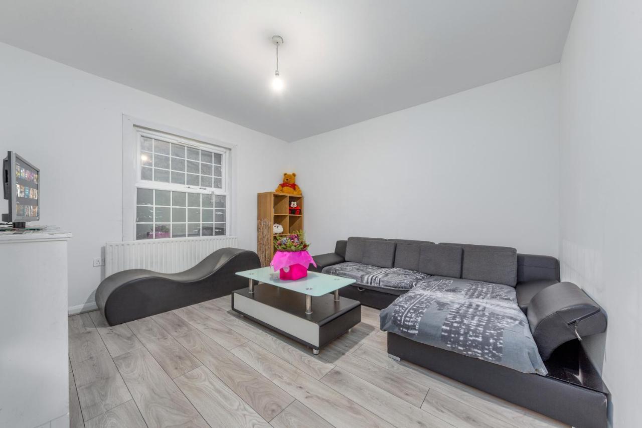 Apartment Spacious And Stylish - East Acton