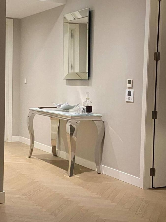Apartment Charming 2-bed In London