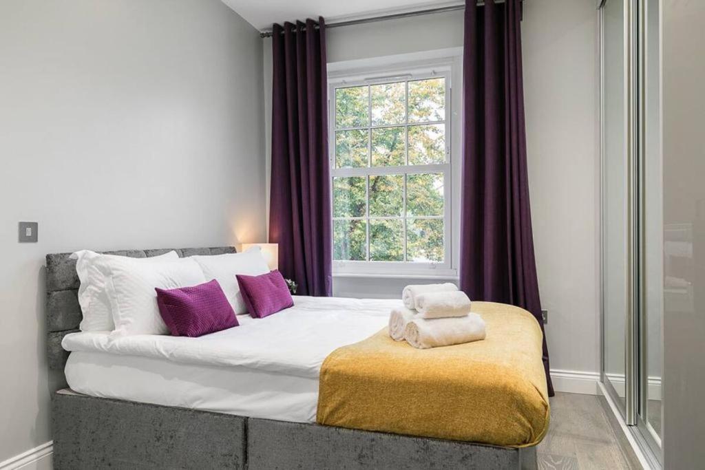 Modern 3 And 2 Bedroom Flat In Central With Installed Ac * Londen