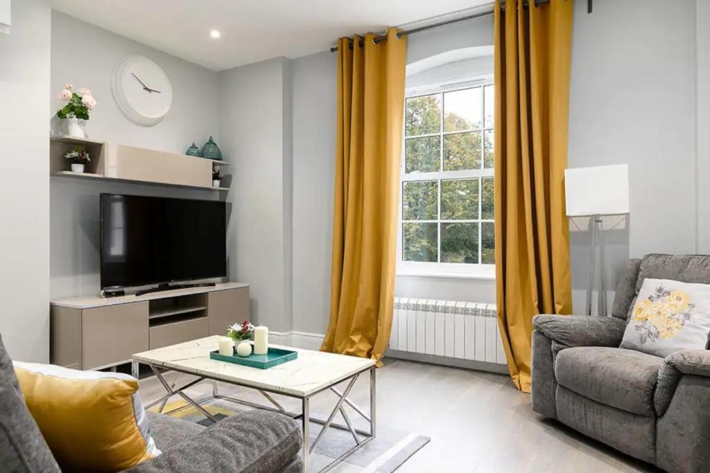 Appartement Modern 3 And 2 Bedroom Flat In Central With Installed Ac