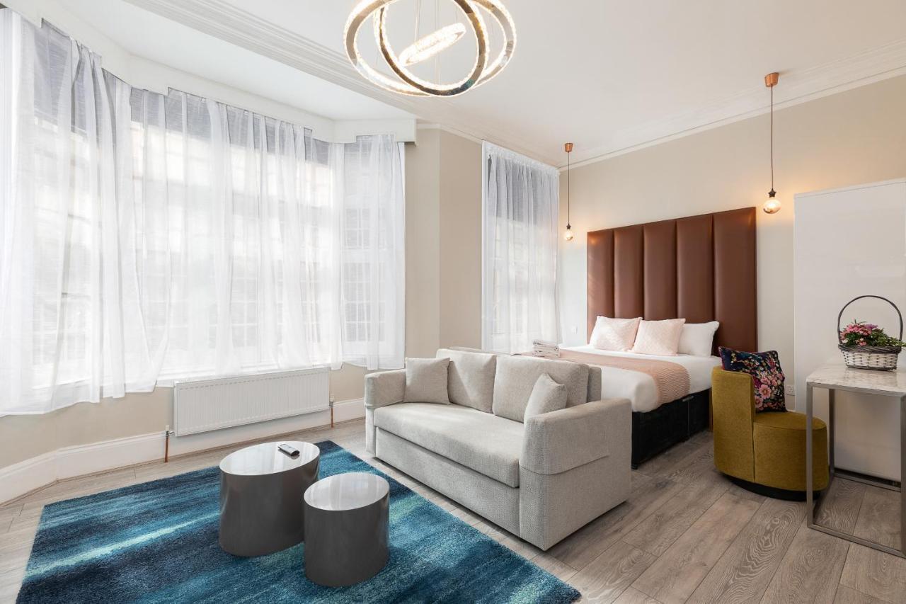 Air Conditioned High St Kensington Apartment
