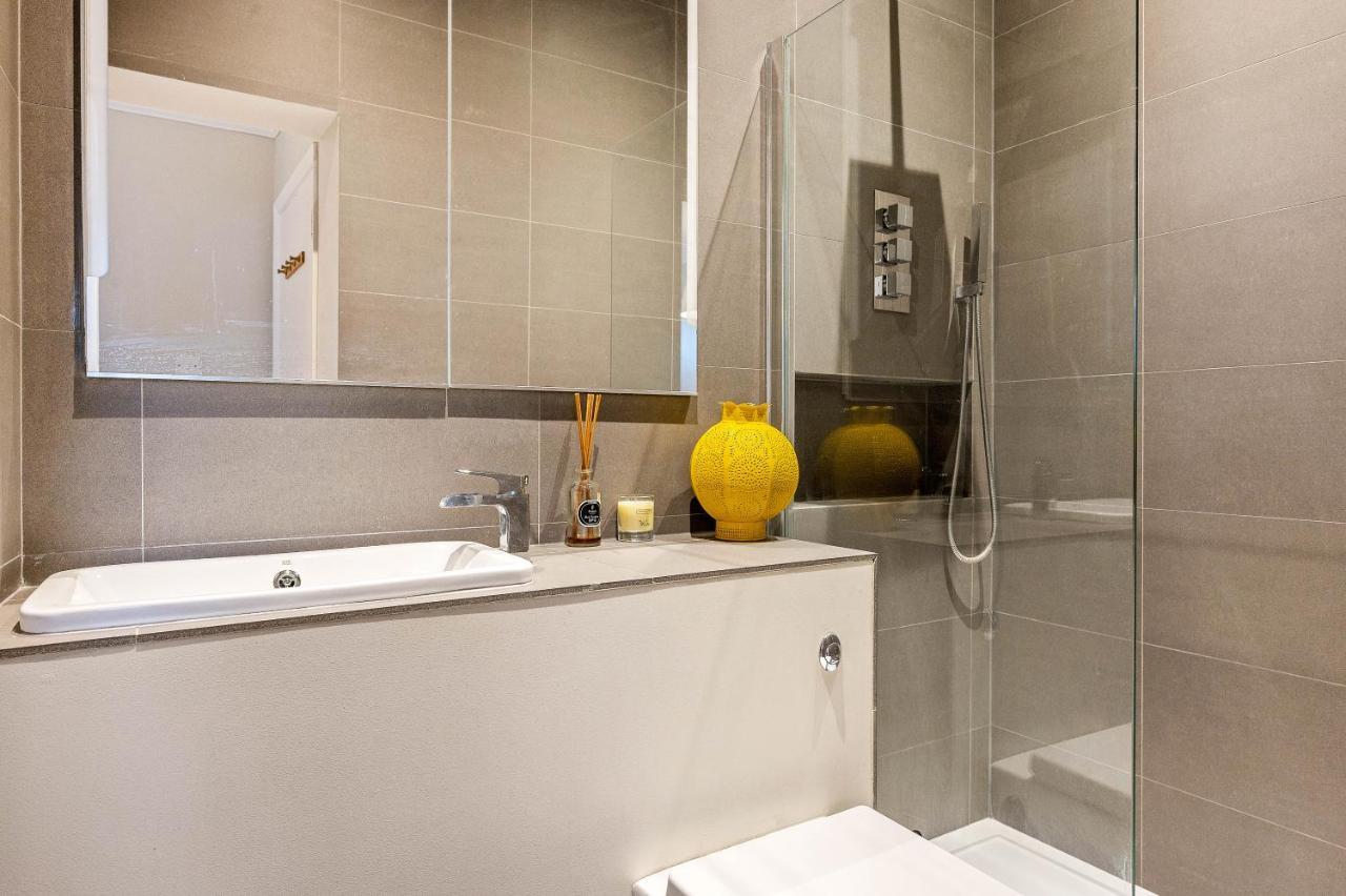 Luxury With 3 Bedrooms Londen