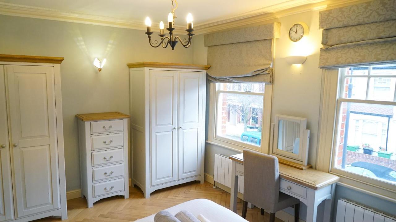 4 Bedroom Hammersmith Fulham Holiday home *