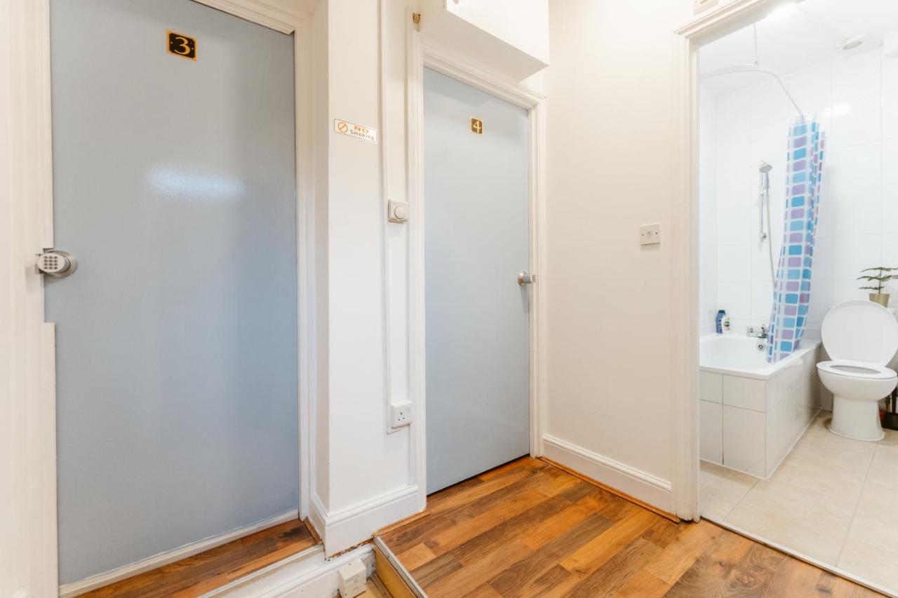 Upton Park Bedrooms 25 Min To Guest house London