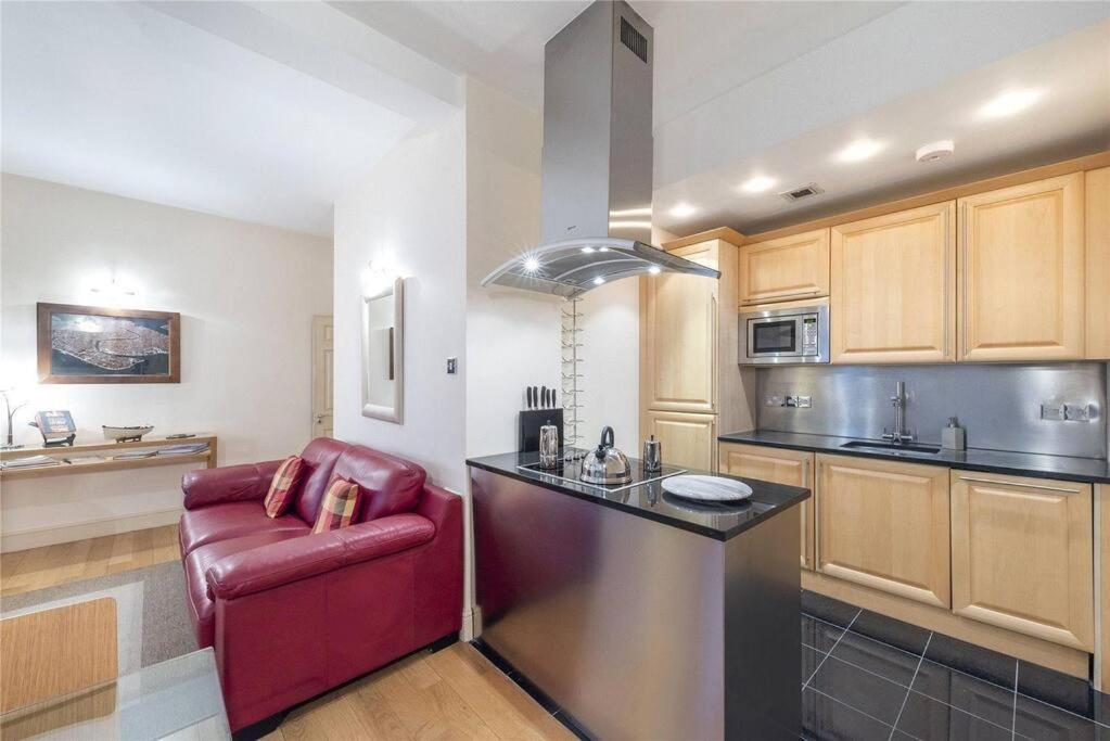 Luxurious Serviced Apt Next To The City Of And Tower Bridge Apartment