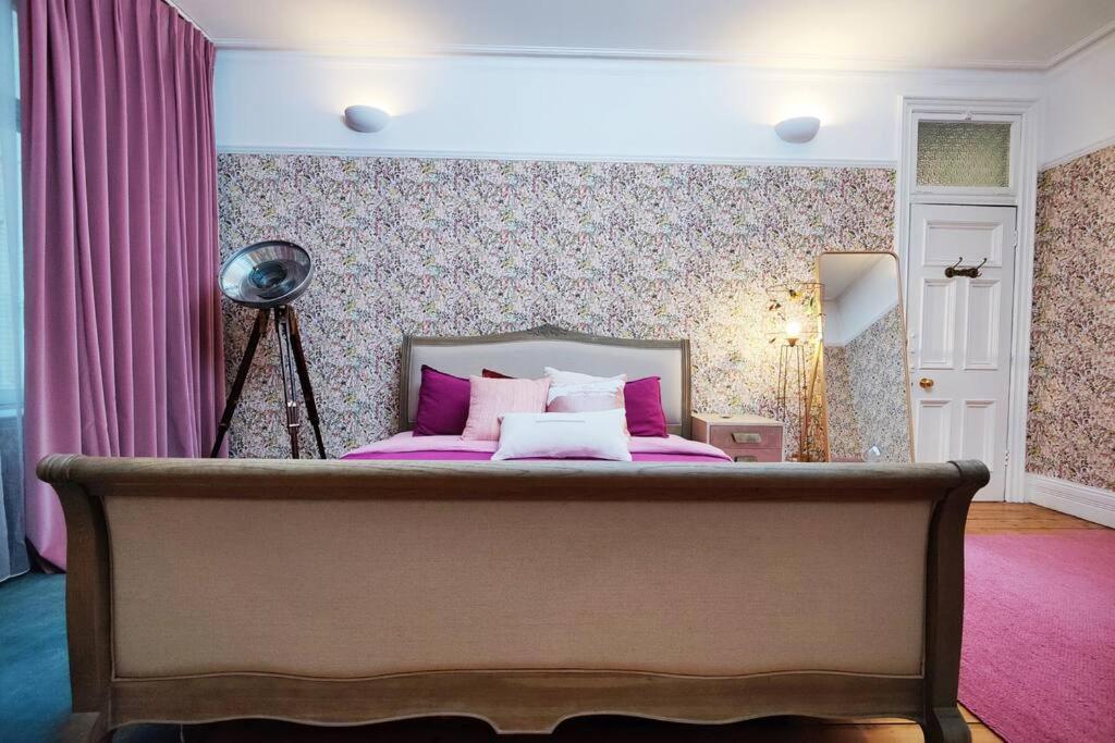 Luxury Artist In Apartamento
