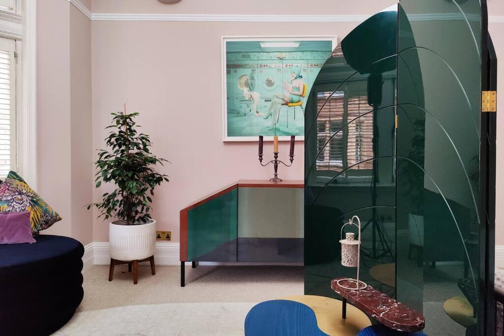 Luxury Artist In Apartamento