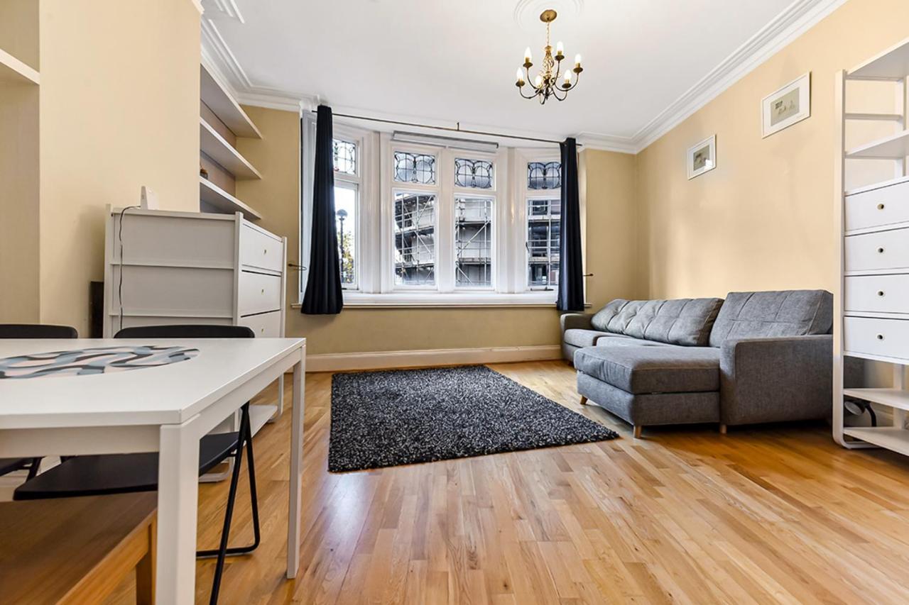 Main Street Corner Great 1bedroom Flat - Richmond * Londen