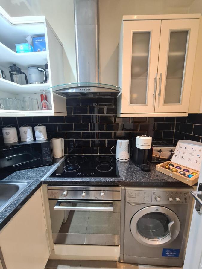 Rare Gem Close To Transport Links Apartamento