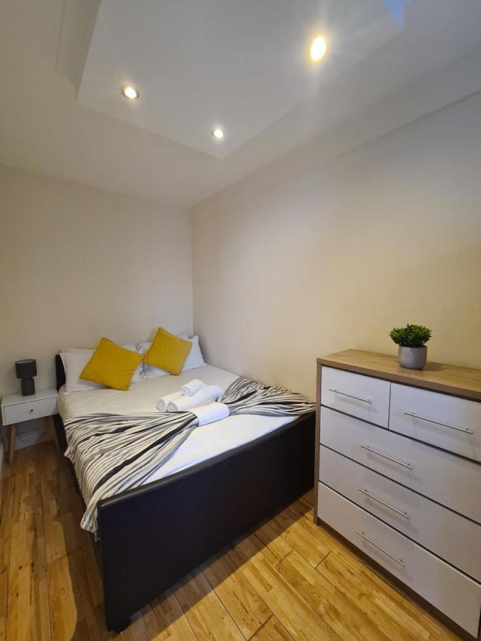 Rare Gem Close To Transport Links Apartamento Londres