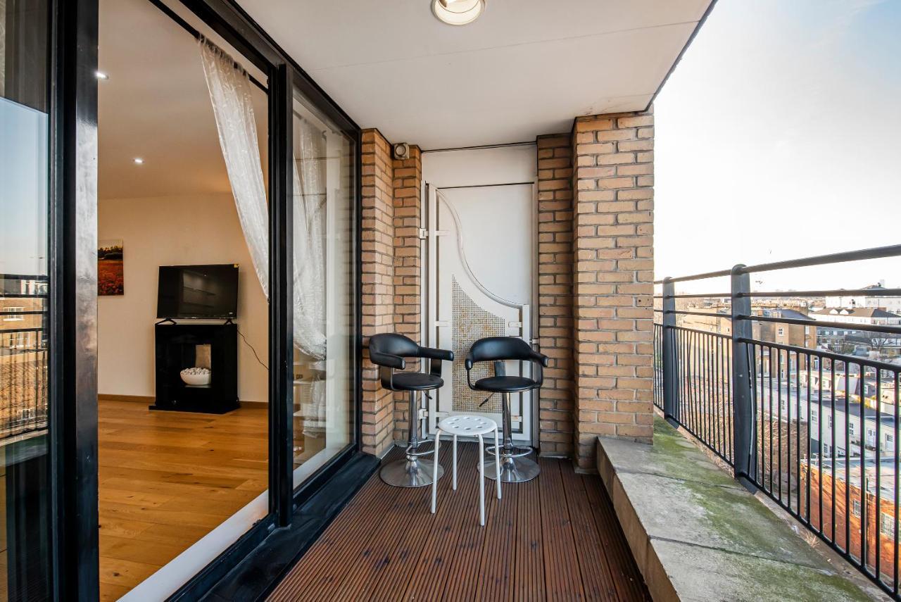 And Spacious 2 Bed * Londen