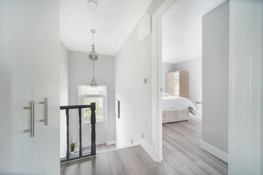 Ferienhaus Stunning 3 Bed 3 Bath Townhouse In City Centre *