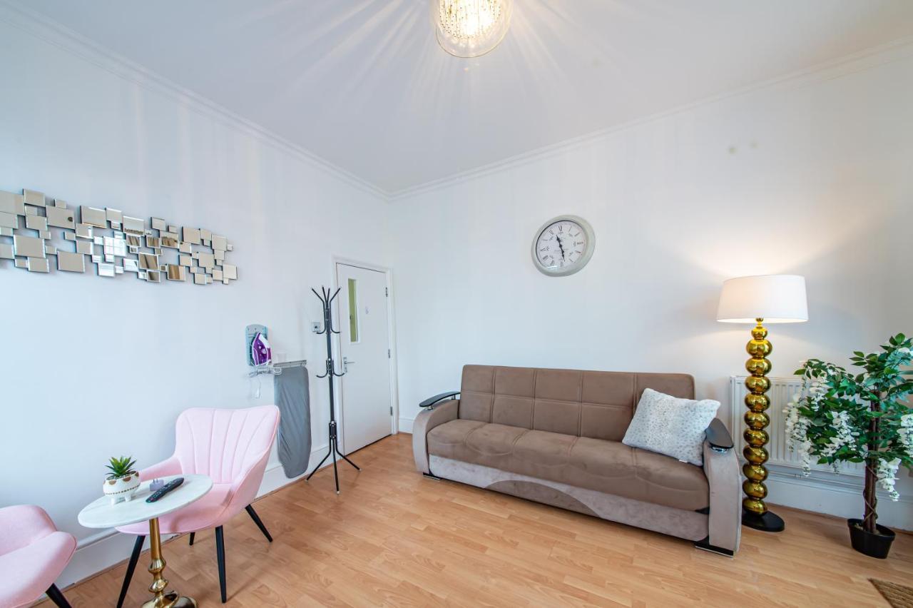 Modern Spacious 75 *