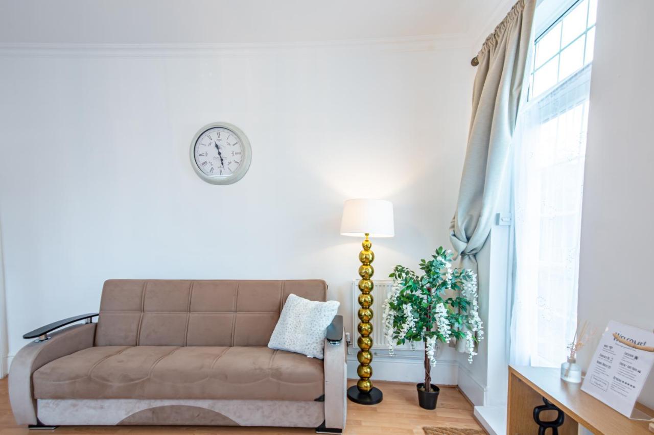 Appartement Modern Spacious 75 Londen