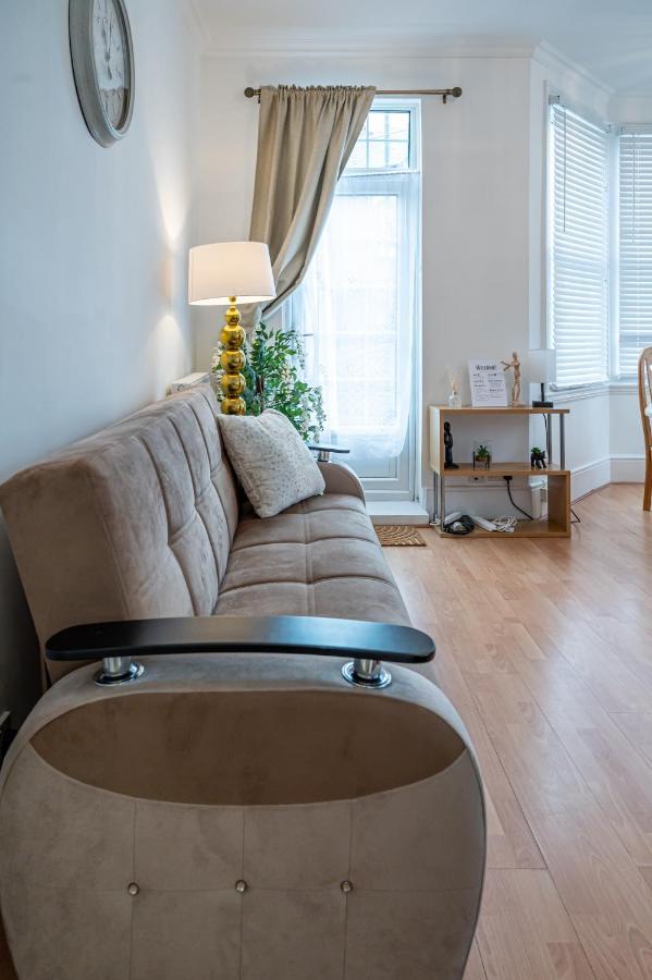 Modern Spacious 75 *