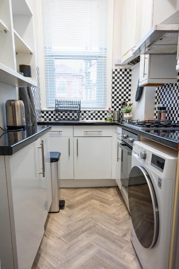 Appartement Modern Spacious 75 Londen