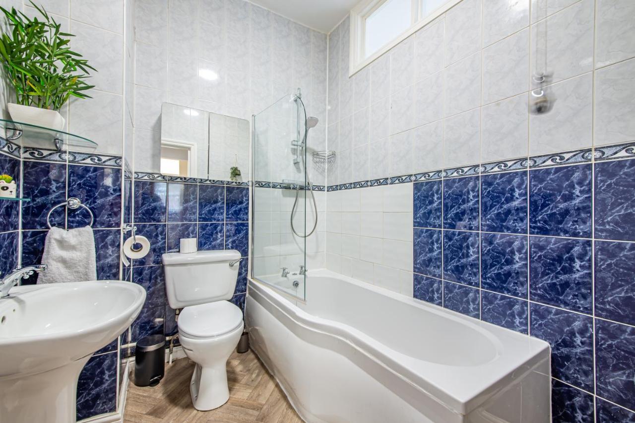 Modern Spacious 75 *