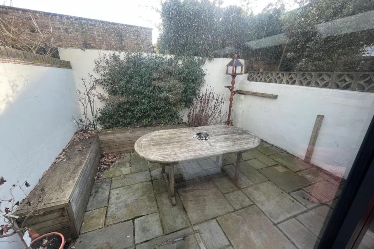 Stylish And Spacious 2 Bedroom House In Brixton Apartment London