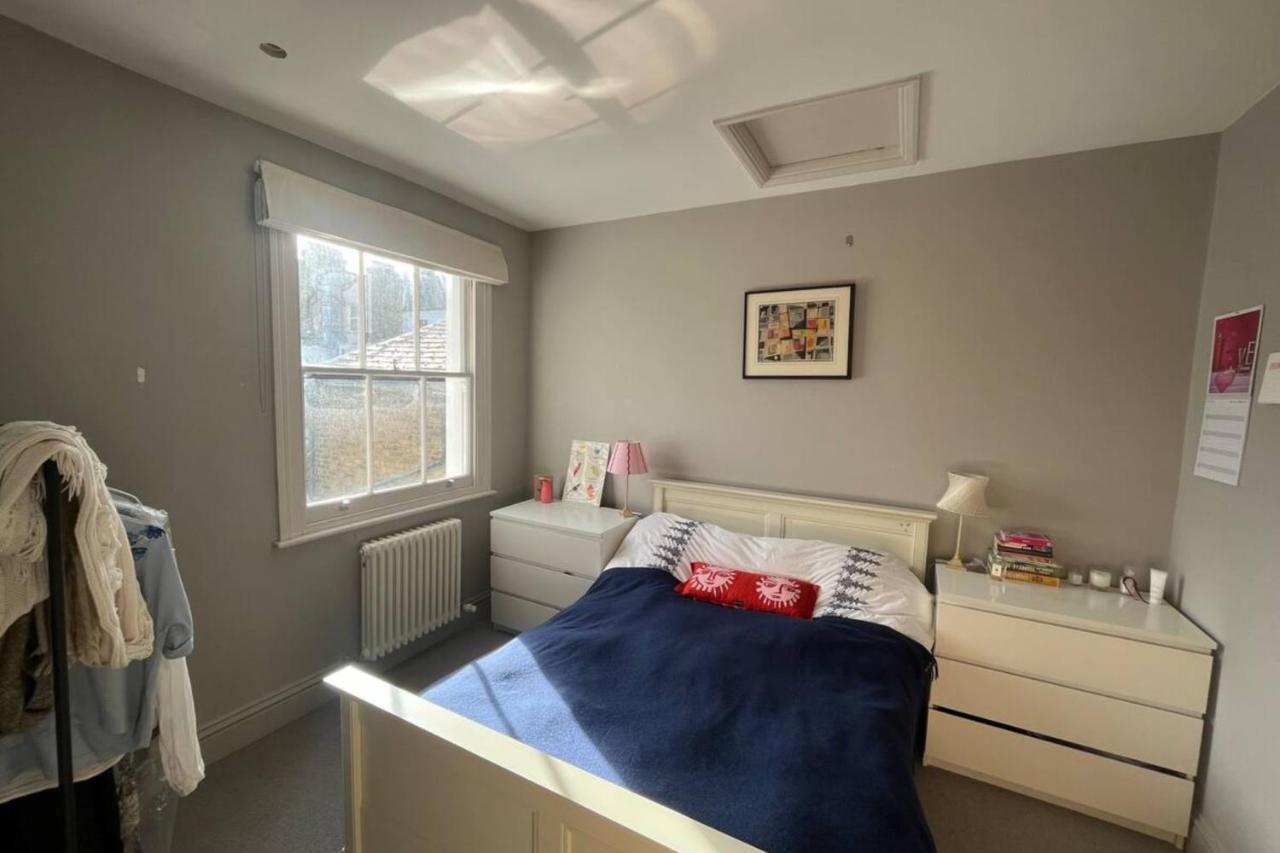 Stylish And Spacious 2 Bedroom House In Brixton *
