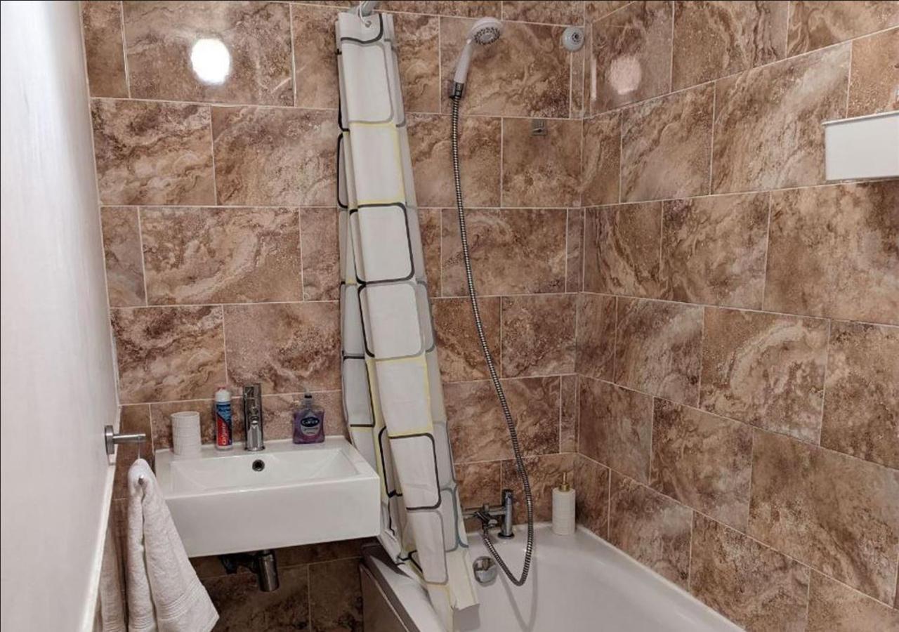 Fully-equipped Flat In The Of * London