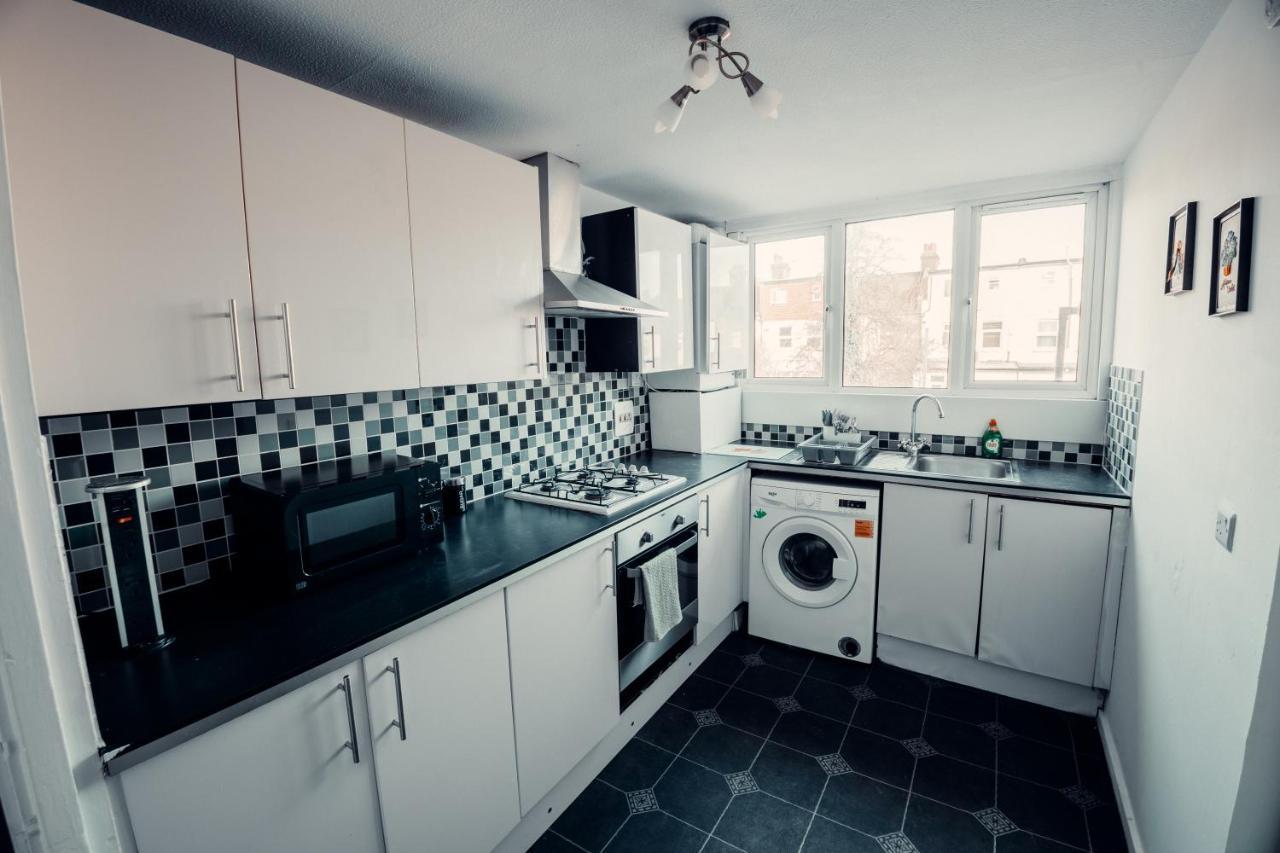 Comfy Home-wood Green Holiday home