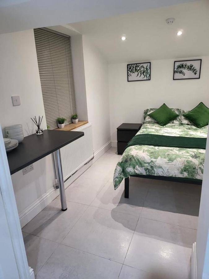 Fancy Basement Flat B