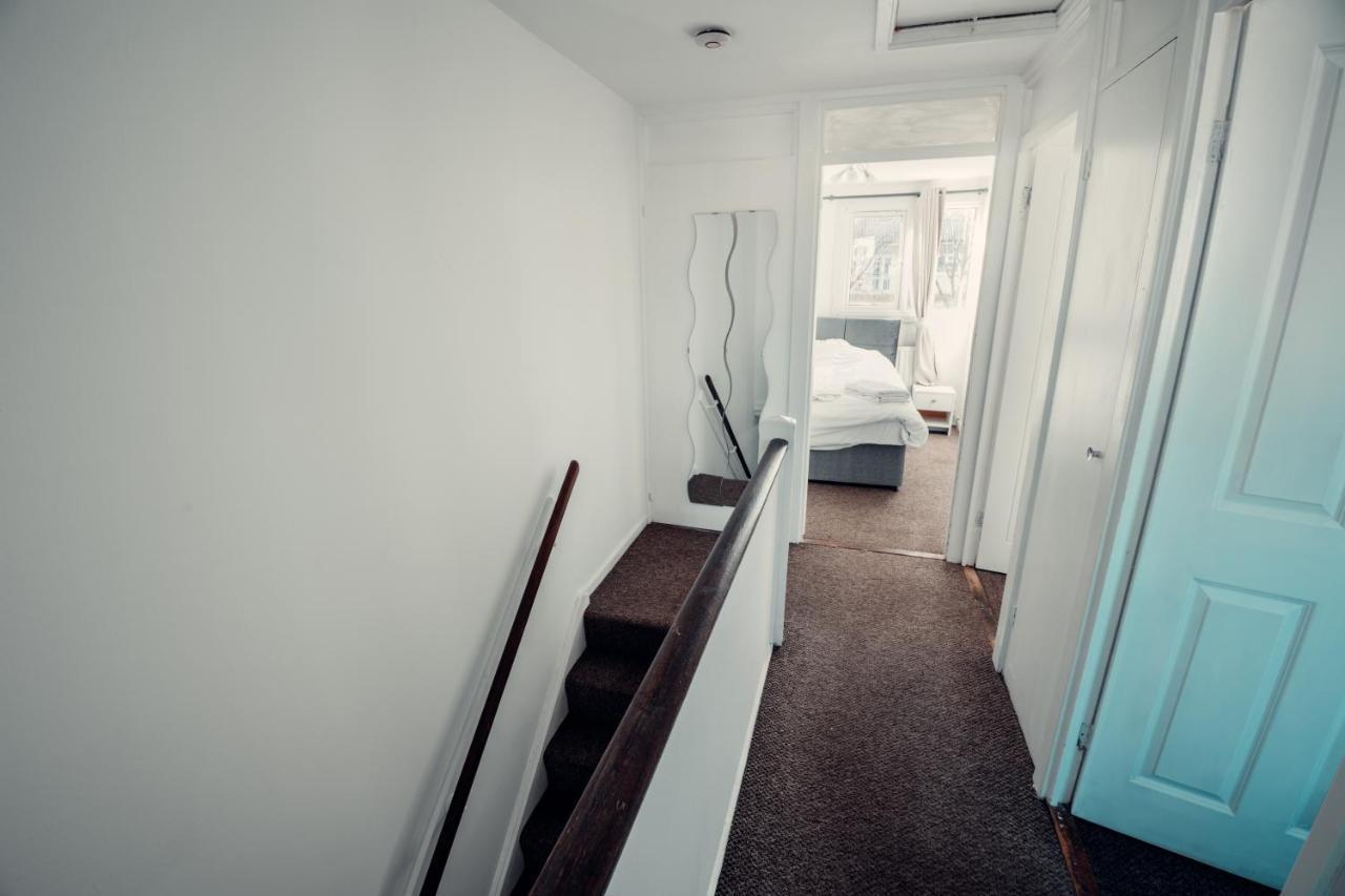 Comfy Home-wood Green Holiday home