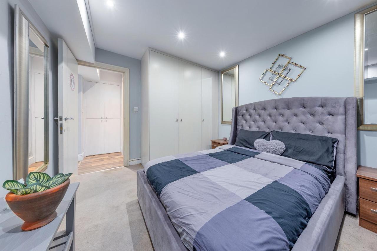 Elegant And Chic 2-bedroom Basement In Paddington