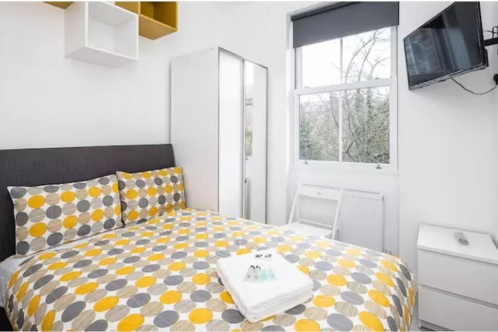 Victorian Functional 5min Walk From Tufnell Park * Londen