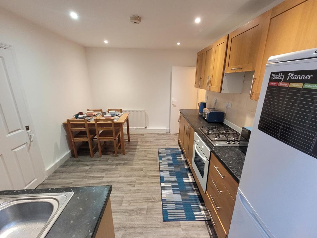 Spacious 2 Bedroom House In With Garden Londen