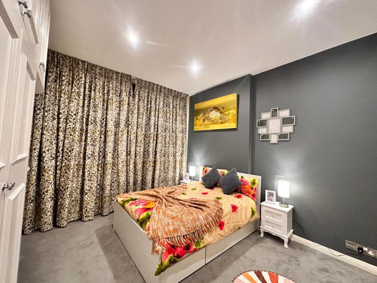 Central 5-bedroom, 4 Baths Lovely In Marylebone Apartment London
