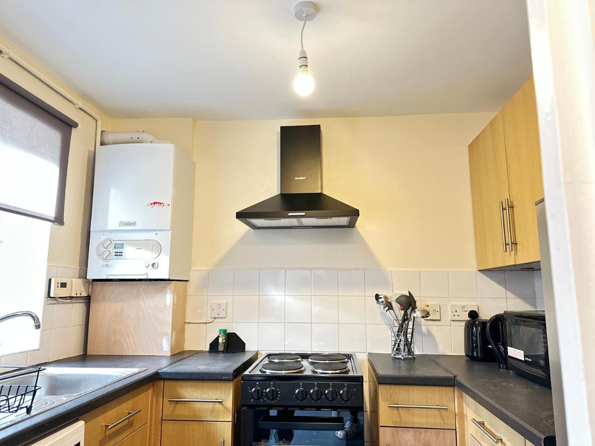 Cosy Home, 10min Drv From Canary Wharf & Stratford Appartement Londen