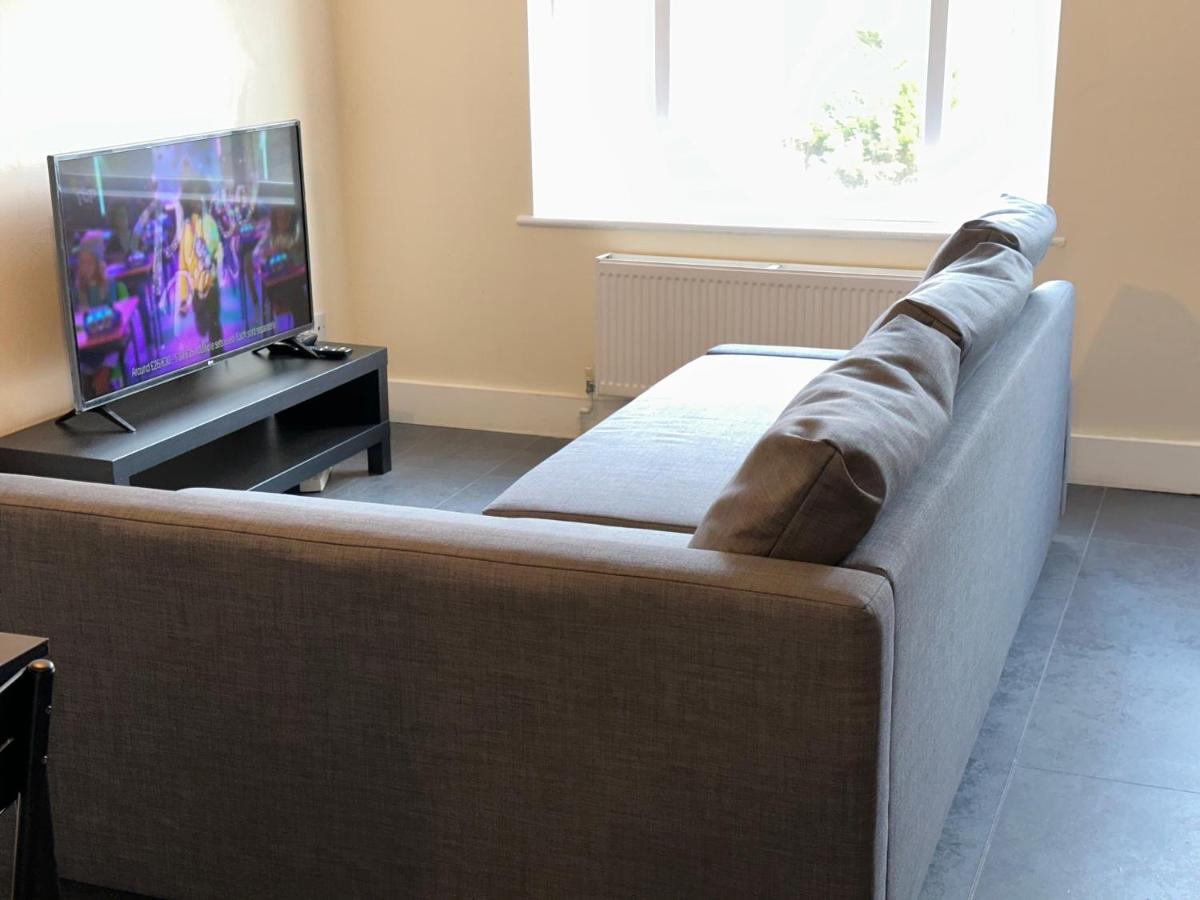 Cosy Home, 10min Drv From Canary Wharf & Stratford Londen