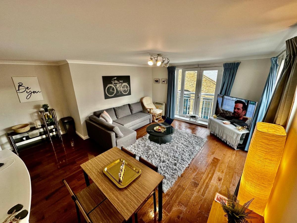O2 Arena Luxury Flat Sleeps 6 With Parking Appartement Londen