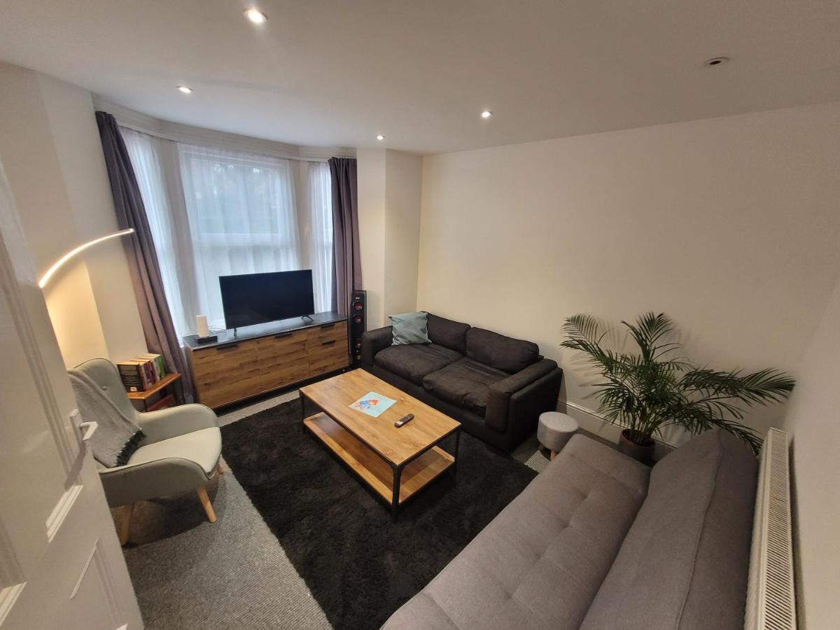 Vakantiehuis Spacious 2 Bedroom House In With Garden Londen