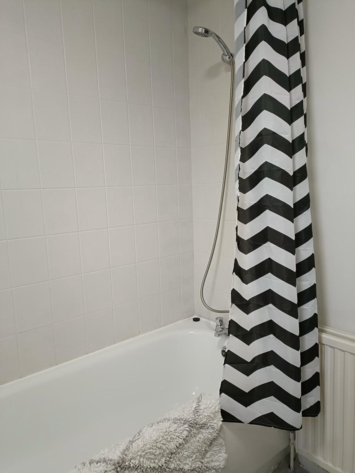 Vakantiehuis 2 Bed Functional House Close To Manor Park Train Station