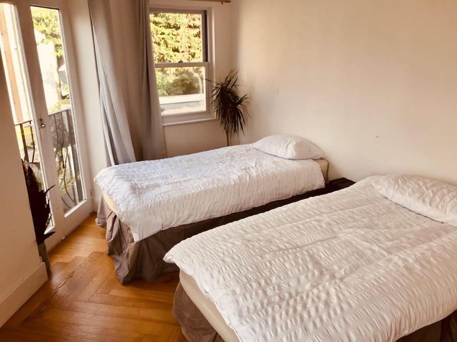 Apartment Stylish New Listing! Free Parking, Trendy Location *