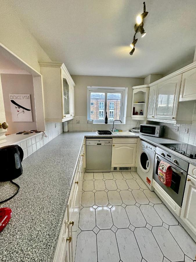 O2 Arena Luxury Flat Sleeps 6 With Parking Appartement
